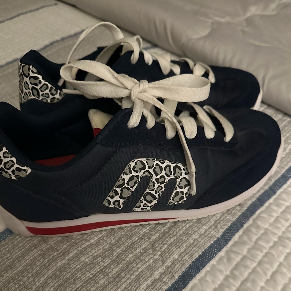 Etnies skate shoes for women. Dark blue with leopard print. Size 9.